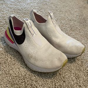 Nike slip-on tennis shoes